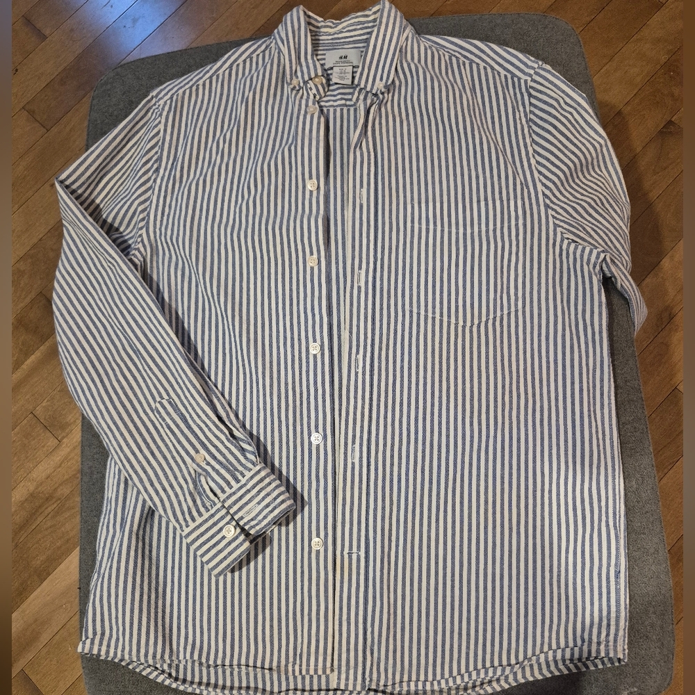H&M Men's Blue and White Striped Casual Shirt | Chemise Bleu Et Blanche